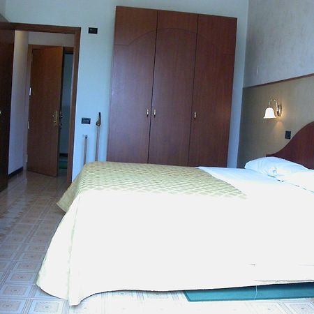 Hotel Calabresi San Benedetto del Tronto Exterior foto