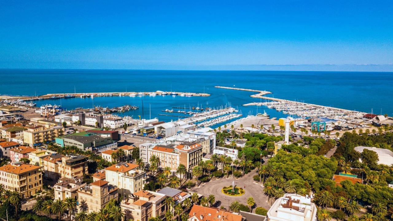Hotel Calabresi San Benedetto del Tronto Exterior foto