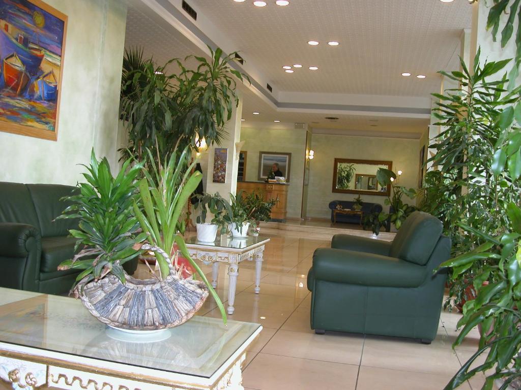Hotel Calabresi San Benedetto del Tronto Exterior foto