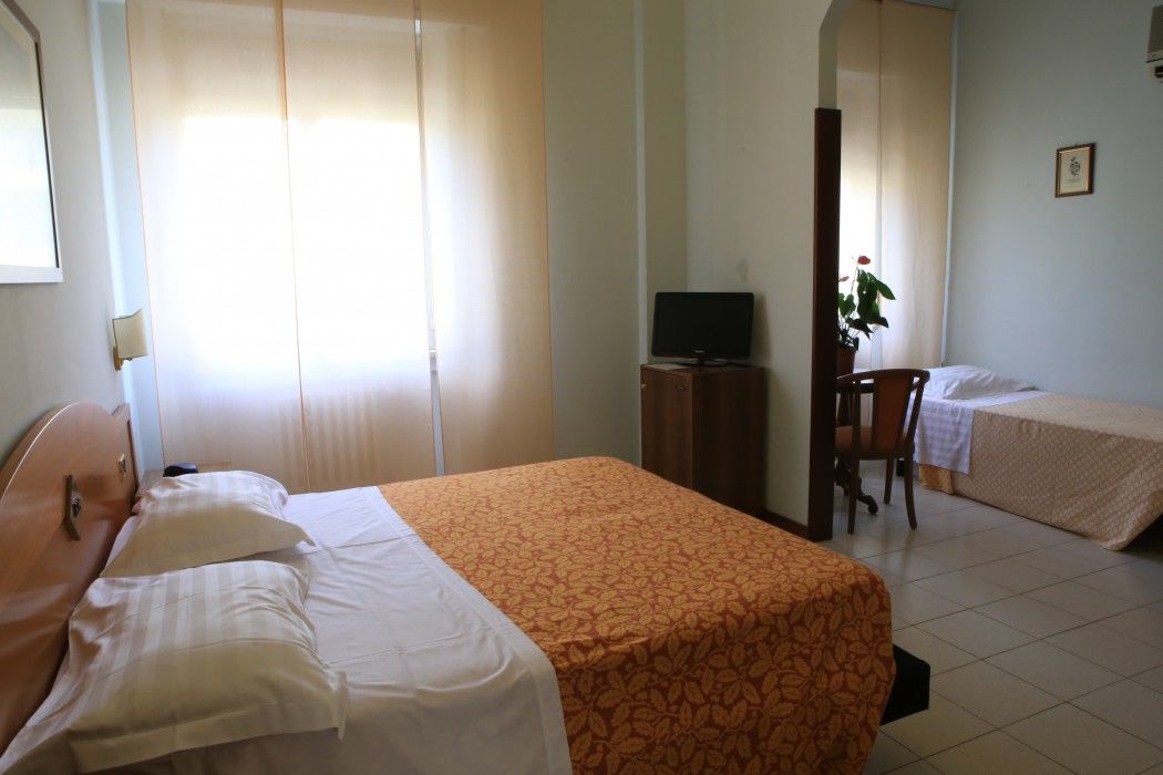 Hotel Calabresi San Benedetto del Tronto Exterior foto