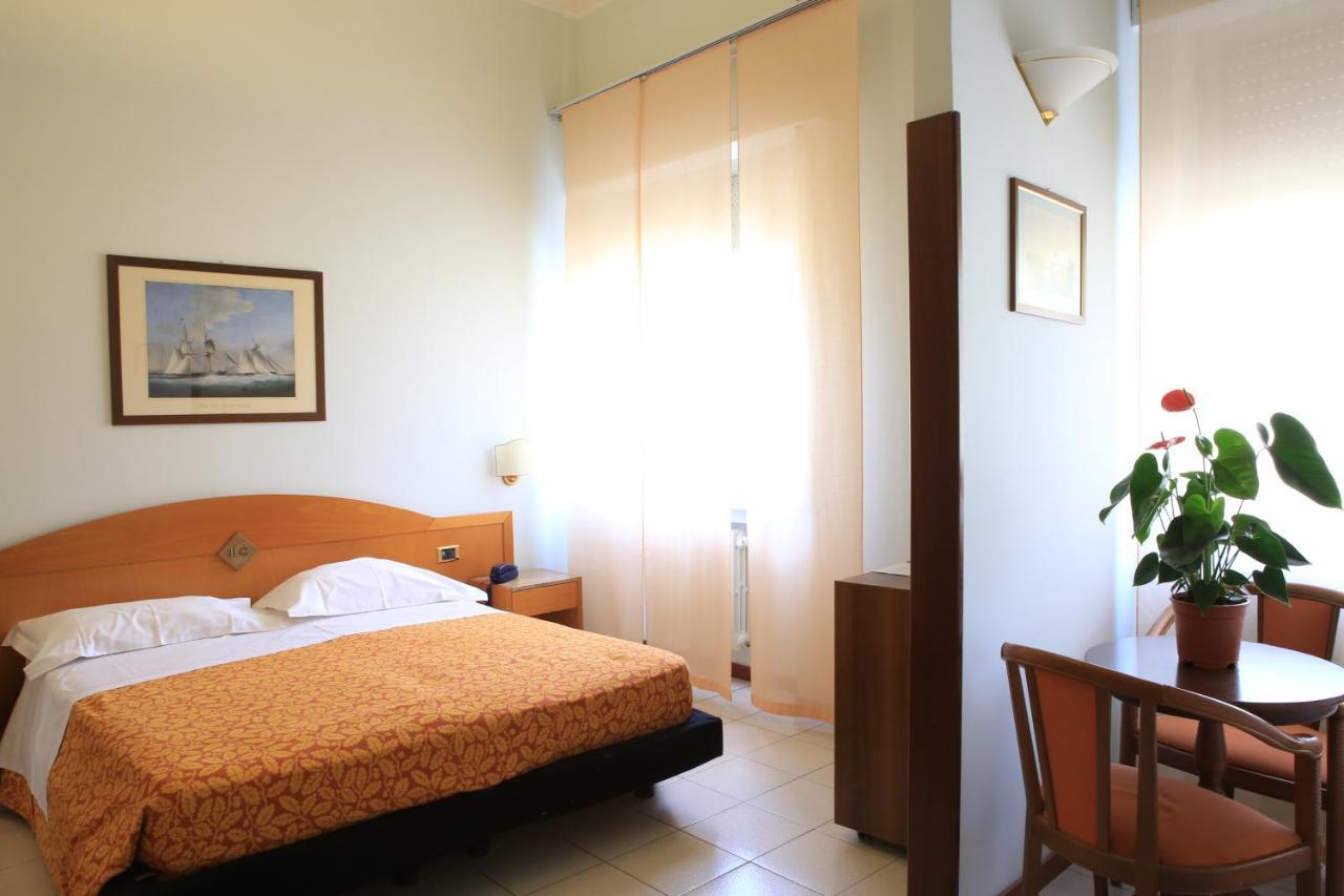 Hotel Calabresi San Benedetto del Tronto Exterior foto